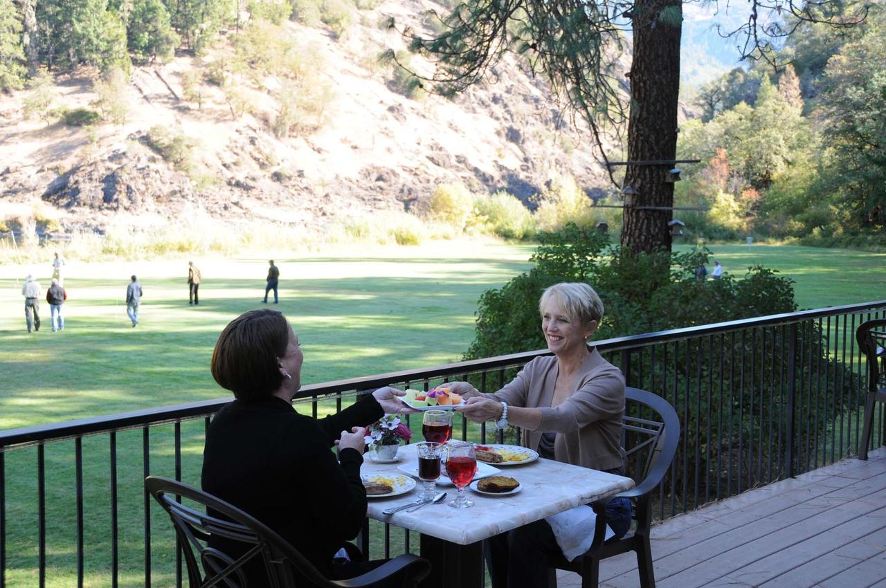 Morrisons Rogue River Lodge Merlin Esterno foto